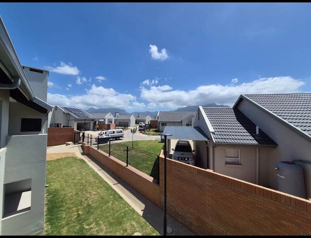 3 BEDROOM APARTMENT FOR SALE IN DORMEHLS DRIFT